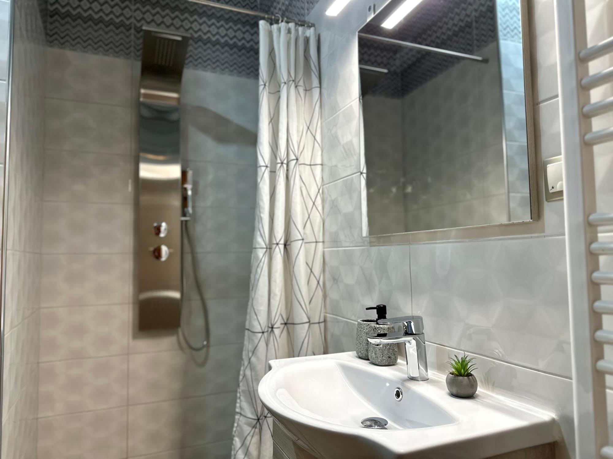 Εmerald Luxury Suite Thessaloniki Buitenkant foto