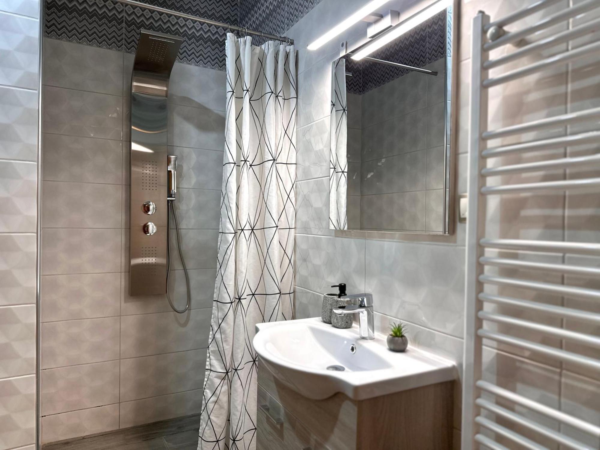 Εmerald Luxury Suite Thessaloniki Buitenkant foto